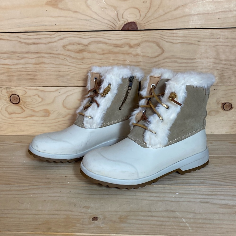 Sperry women's maritime repel suede snow boots size 8 1/2